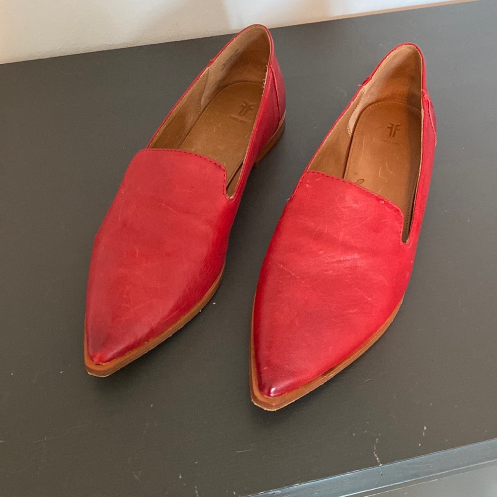 Frye Kenzie Venetians in red size 10